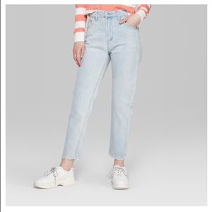 High Rise Light Wash Mom Jeans Size 2